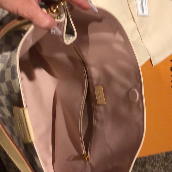 New used once Louis Vuitton Graceful mm. - Picture 3 of 7